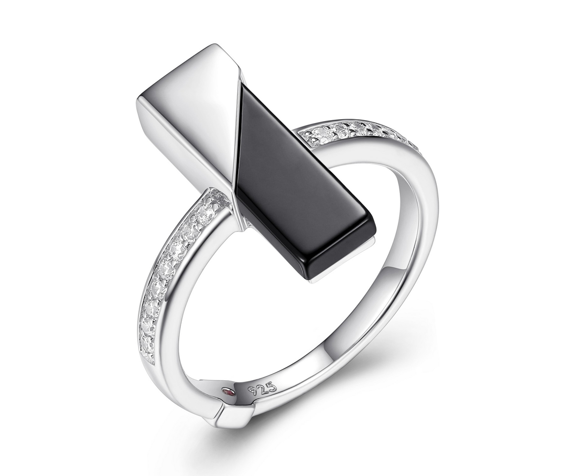BAGUE AVEC AGATE NOIRE ET CZ - PJ R4LACY27AC - ELLE