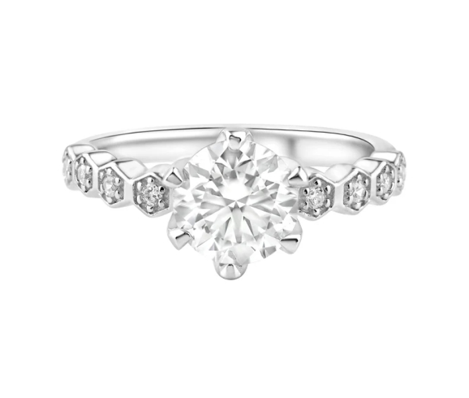 BAGUE EN ARGENT RHODIÉ SERTIE D'UNE MOISSANITE ET DE CUBIQUES ZIRCONIAS - SP MBGR000067 - BIJOUX D'IMPORTATION